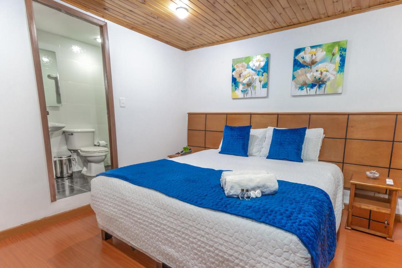 Hotel Casa Quinta Embajada Bogota Bagian luar foto